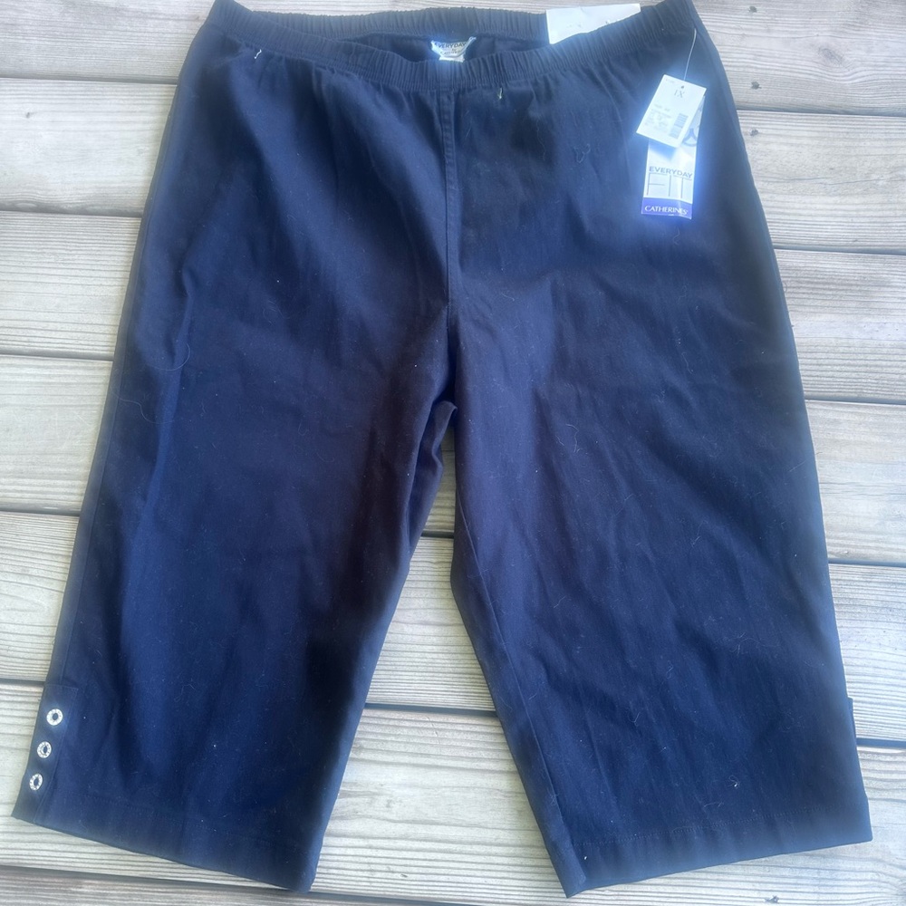 Catherines Black Stretch Knit Bermuda Capri pants